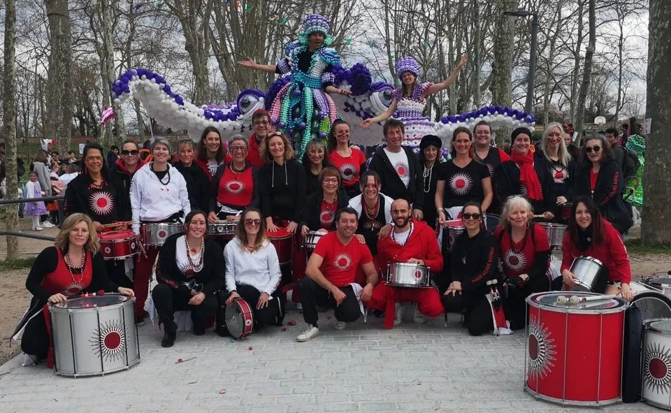 Le groupe Peaux Rouges Bateria